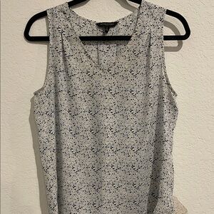 BR Sleeveless Patterned Top